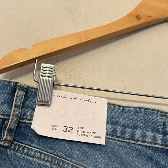 LOFT high waist distressed Boyfriend denim shorts Raw hem Size 14P New - Picture 5 of 8